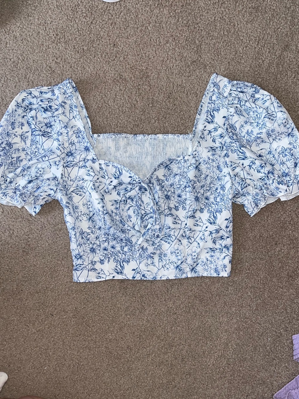 SHEIN Blue & White Floral Puff Sleeve Crop Top